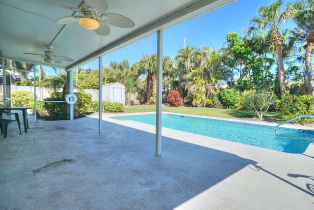 127 Bravado Lane, West Palm Beach, FL 33404