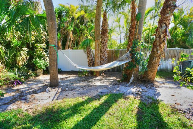 127 Bravado Lane, West Palm Beach, FL 33404