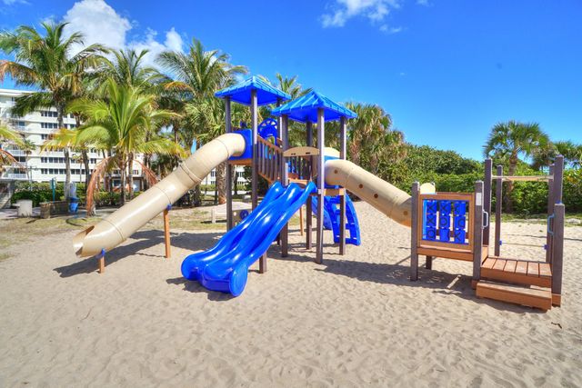 127 Bravado Lane, West Palm Beach, FL 33404