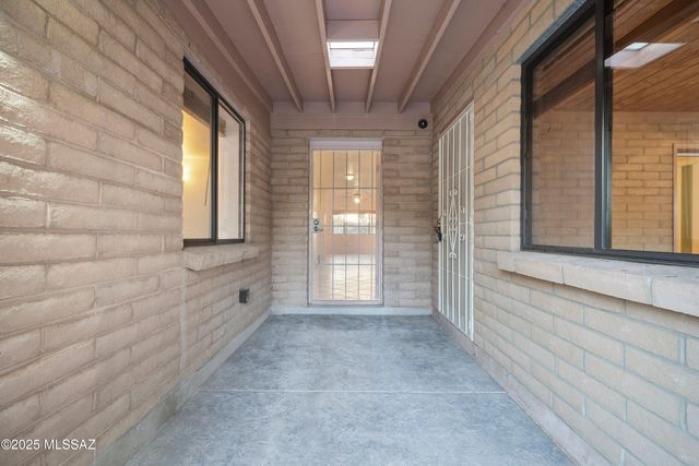 335 W Oak Hills Drive, Oracle, AZ 85623