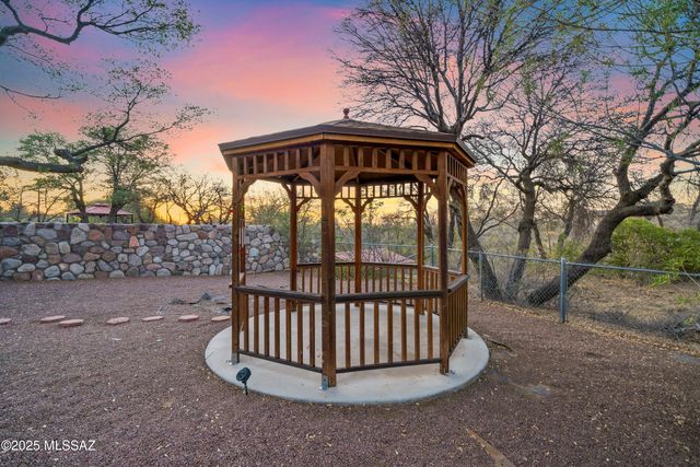 335 W Oak Hills Drive, Oracle, AZ 85623