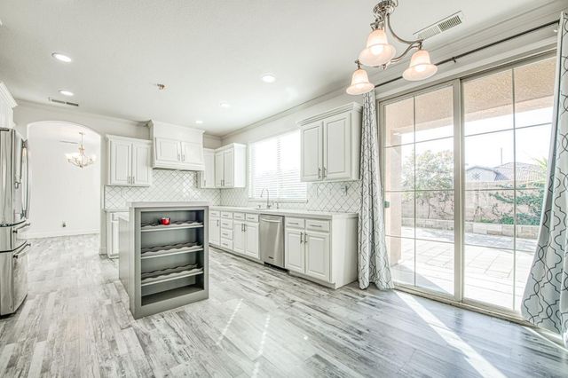 1407 E Via Marbella Drive, Fresno, CA 93730