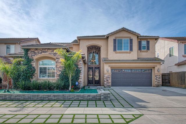 1407 E Via Marbella Drive, Fresno, CA 93730