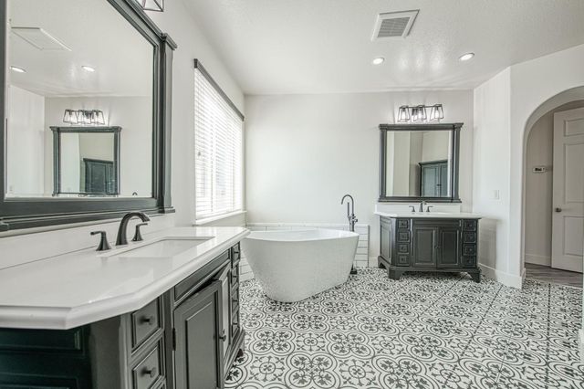 1407 E Via Marbella Drive, Fresno, CA 93730