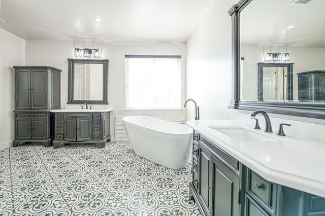 1407 E Via Marbella Drive, Fresno, CA 93730