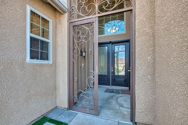 1407 E Via Marbella Drive, Fresno, CA 93730