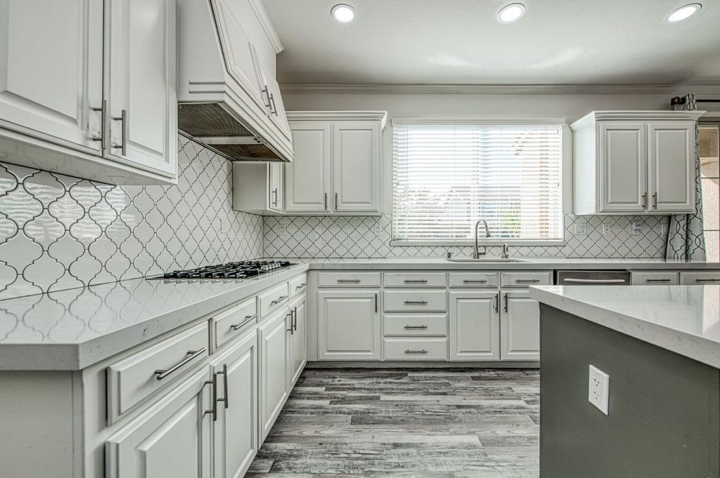 Image 13 of property listing at 1407 E Via Marbella Drive, Fresno, CA 93730