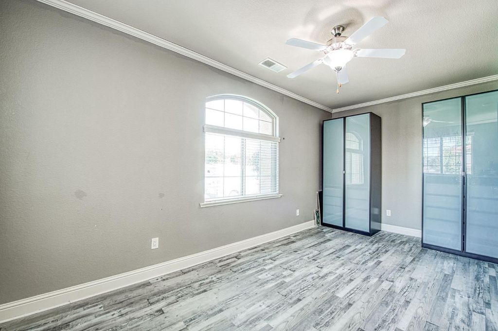 Image 21 of property listing at 1407 E Via Marbella Drive, Fresno, CA 93730