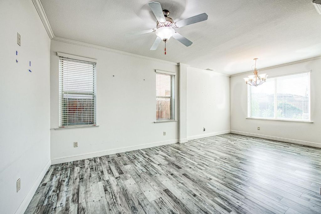 Image 23 of property listing at 1407 E Via Marbella Drive, Fresno, CA 93730