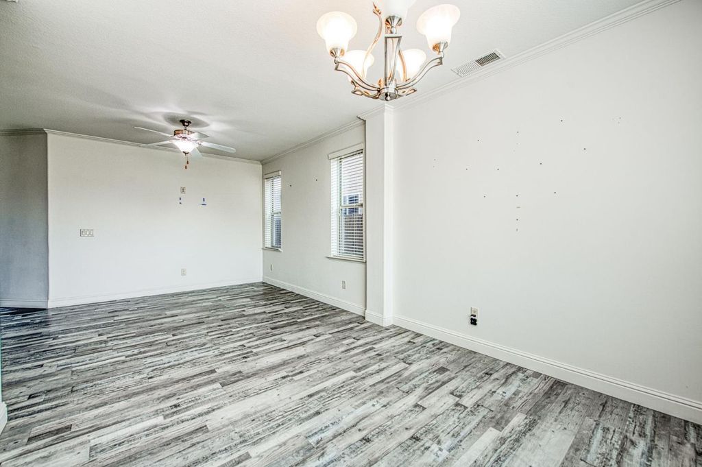 Image 25 of property listing at 1407 E Via Marbella Drive, Fresno, CA 93730