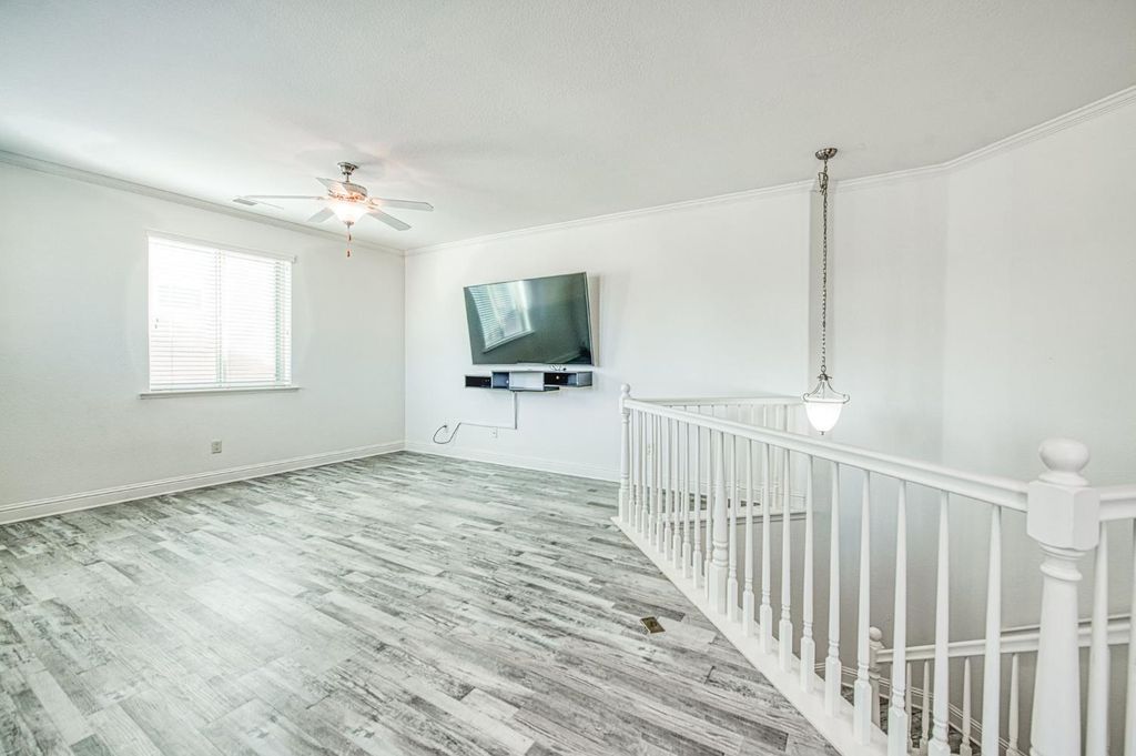 Image 29 of property listing at 1407 E Via Marbella Drive, Fresno, CA 93730