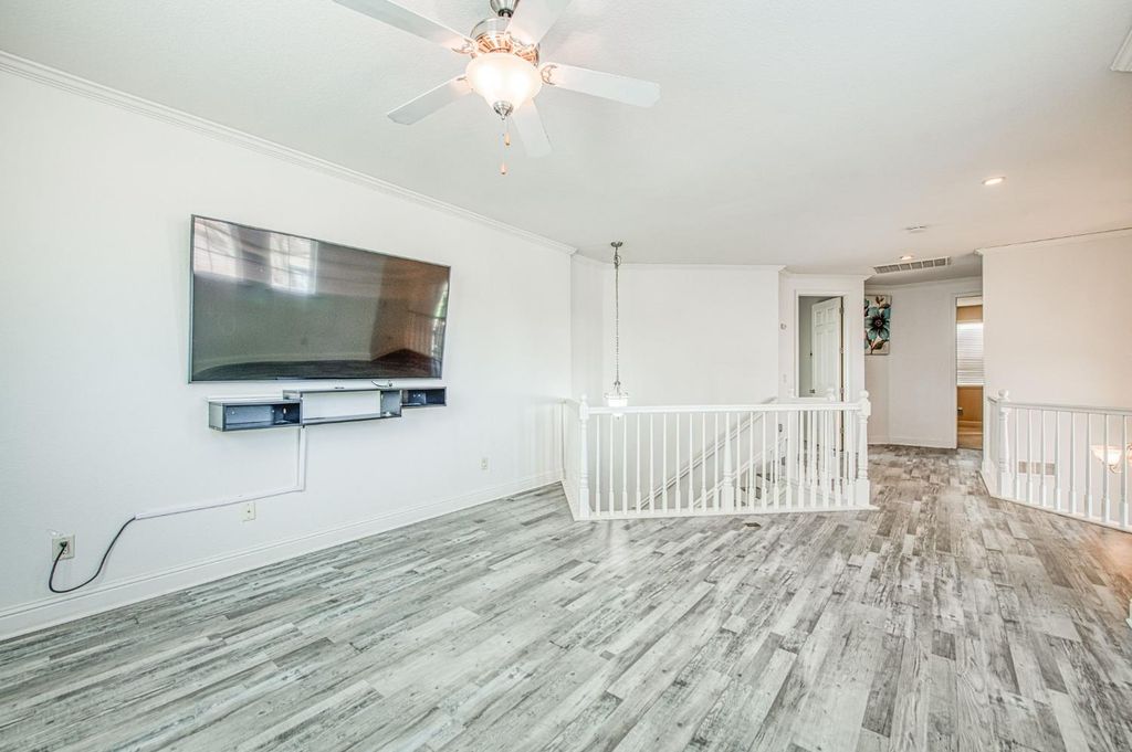 Image 30 of property listing at 1407 E Via Marbella Drive, Fresno, CA 93730