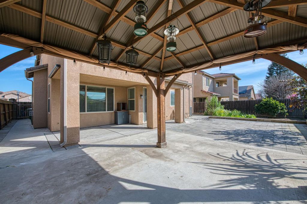 Image 53 of property listing at 1407 E Via Marbella Drive, Fresno, CA 93730