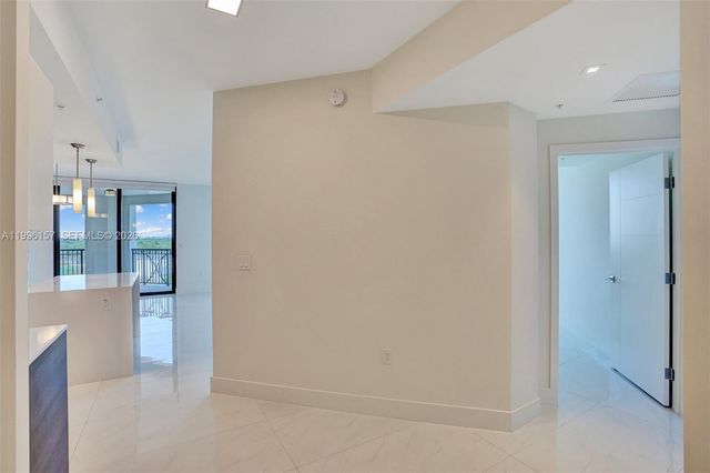 301 Altara Ave 617, Coral Gables, FL 33146