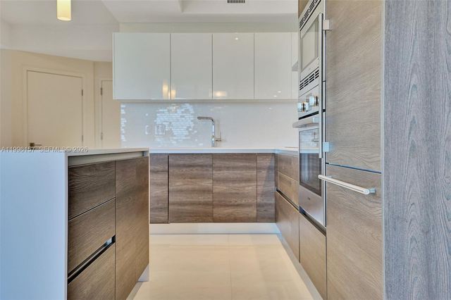 301 Altara Ave 617, Coral Gables, FL 33146