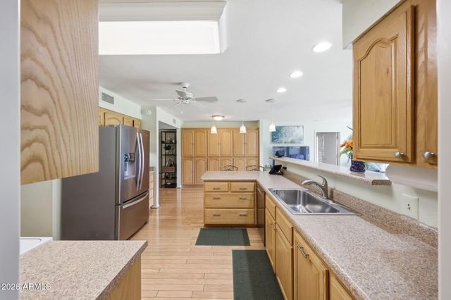 10102 W HIGHWOOD Lane, Sun City, AZ 85373