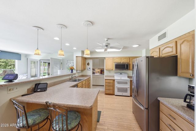 10102 W HIGHWOOD Lane, Sun City, AZ 85373