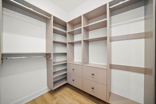 4202 W Belmont Avenue, Chicago, IL 60641