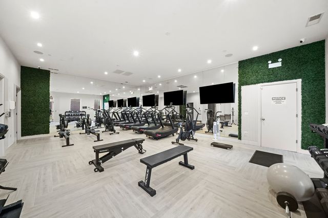 4202 W Belmont Avenue, Chicago, IL 60641