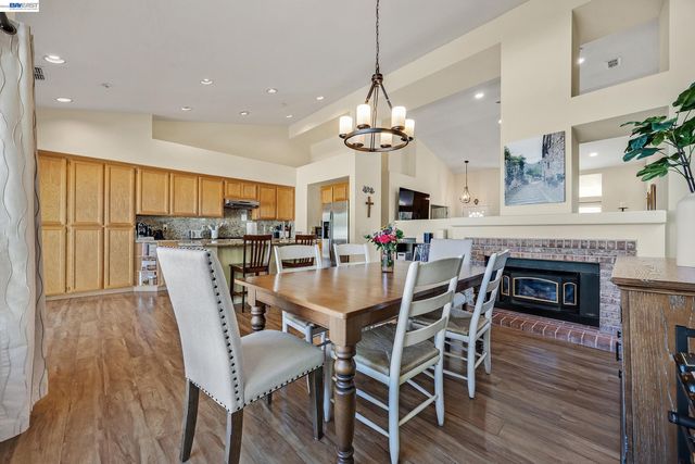 5873 Rainflower Dr, Livermore, CA 94551