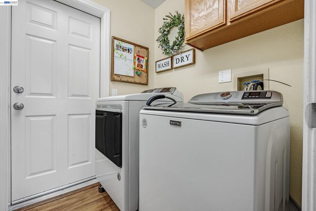 5873 Rainflower Dr, Livermore, CA 94551