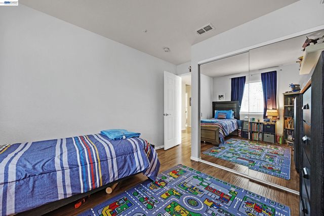 5873 Rainflower Dr, Livermore, CA 94551