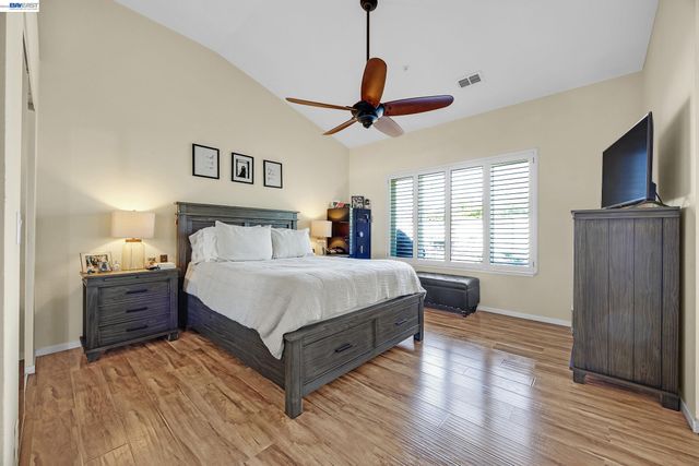 5873 Rainflower Dr, Livermore, CA 94551