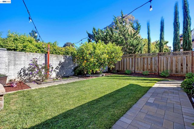 5873 Rainflower Dr, Livermore, CA 94551