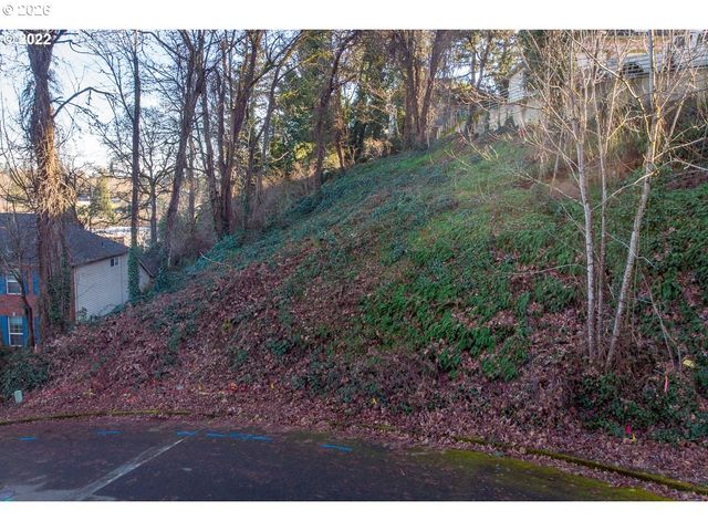 1686 Se MCBROD Ave, Milwaukie, OR 97222