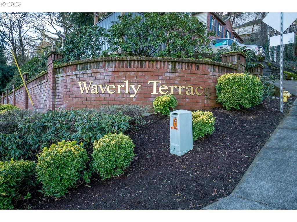 1686 Se MCBROD Ave, Milwaukie, OR 97222