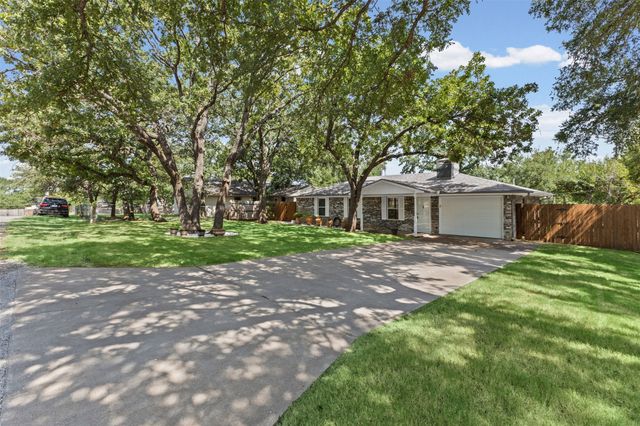 1702 Saddle Road, Granbury, TX 76049