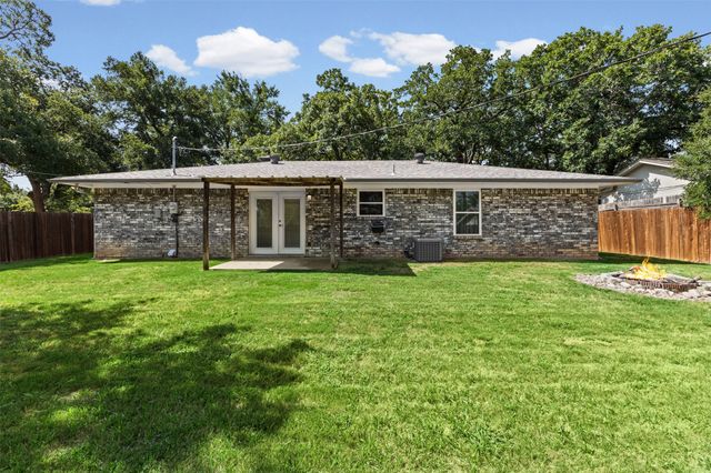 1702 Saddle Road, Granbury, TX 76049
