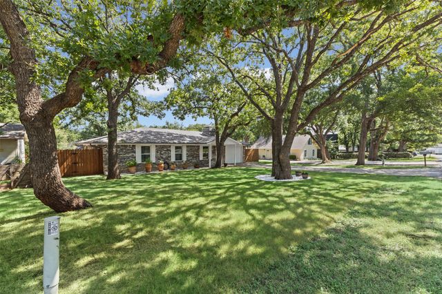 1702 Saddle Road, Granbury, TX 76049