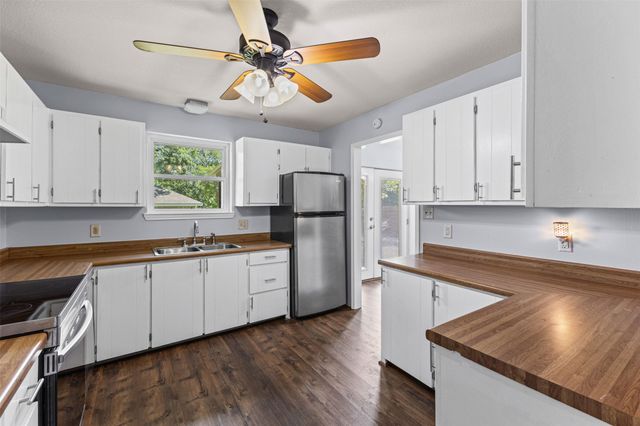 1702 Saddle Road, Granbury, TX 76049