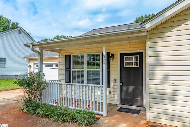 27 Ridge Road, Greenville, SC 29617