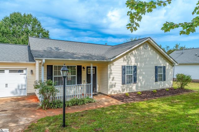 27 Ridge Road, Greenville, SC 29617