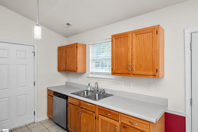 27 Ridge Road, Greenville, SC 29617