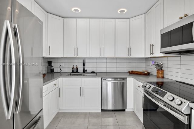 2360 Bayberry Dr 2360, Pembroke Pines, FL 33024