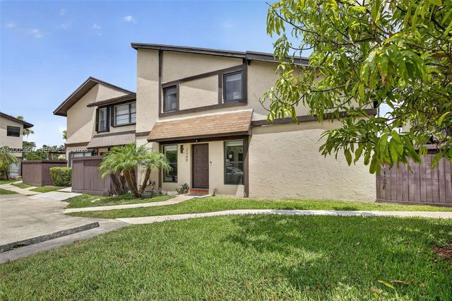 2360 Bayberry Dr 2360, Pembroke Pines, FL 33024