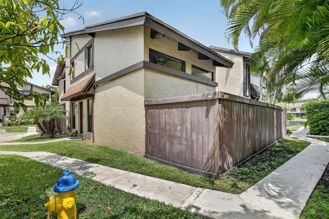 2360 Bayberry Dr 2360, Pembroke Pines, FL 33024