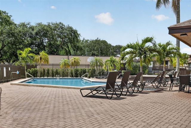 2360 Bayberry Dr 2360, Pembroke Pines, FL 33024