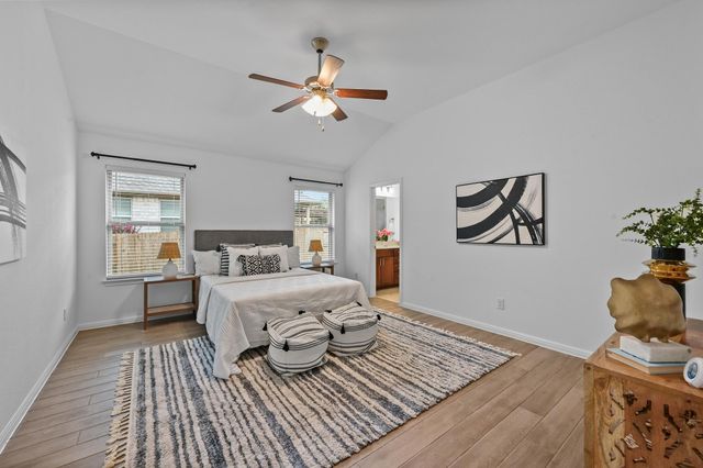 918 Valley View DR, Leander, TX 78641