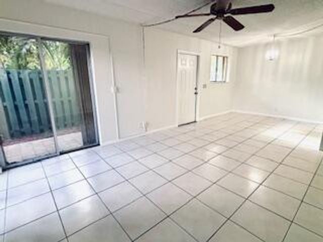 1876 Fairview Villas Drive 2, West Palm Beach, FL 33406