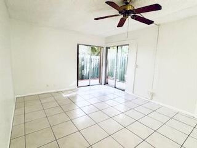 1876 Fairview Villas Drive 2, West Palm Beach, FL 33406