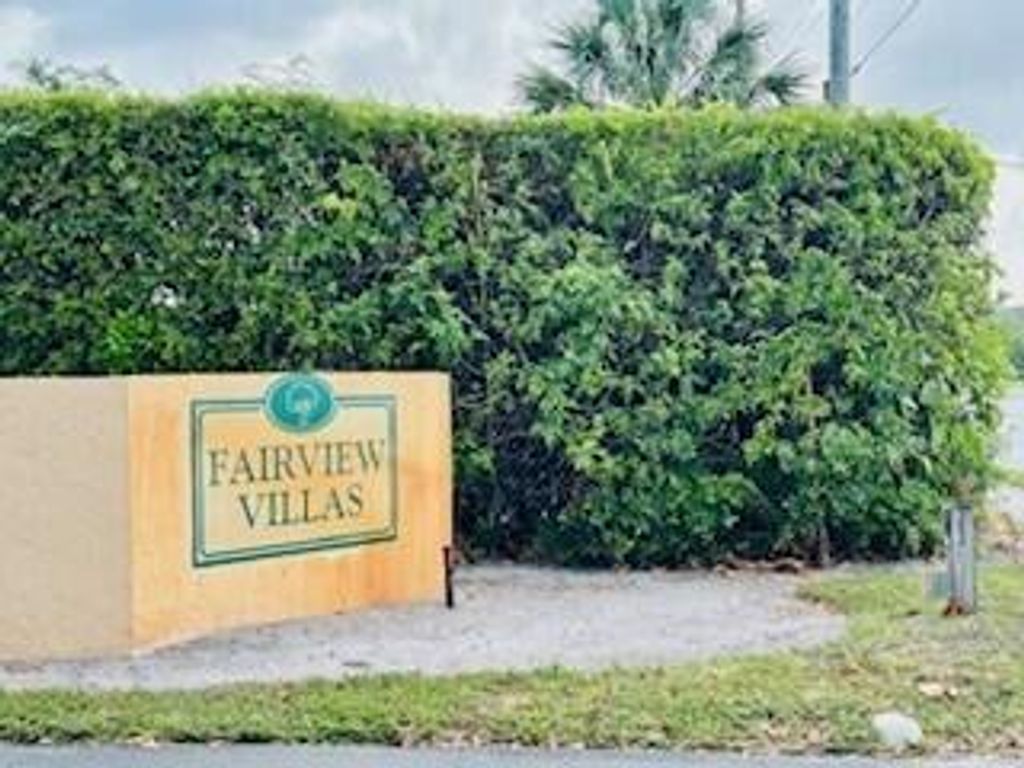 1876 Fairview Villas Drive 2, West Palm Beach, FL 33406