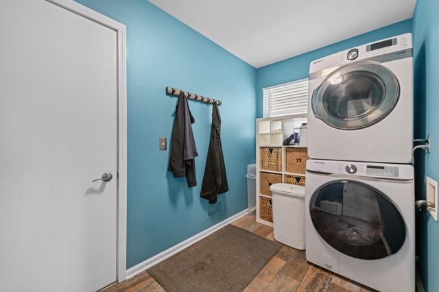 39020 Florence Avenue, Westland, MI 48185