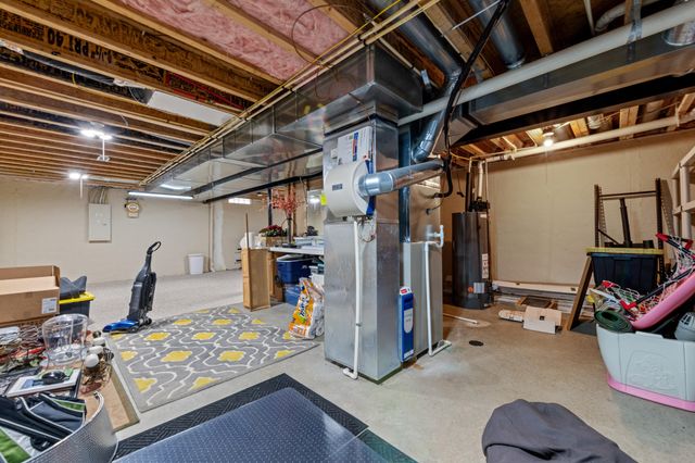 39020 Florence Avenue, Westland, MI 48185