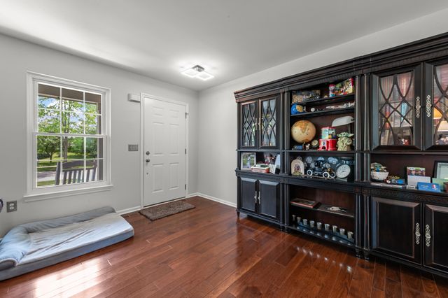 39020 Florence Avenue, Westland, MI 48185