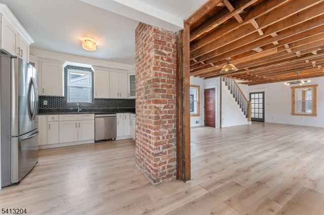 7 Pine St, Bloomfield Twp., NJ 07003