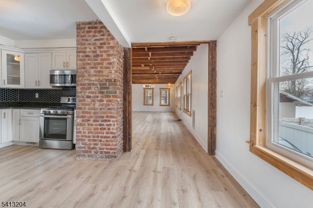 7 Pine St, Bloomfield Twp., NJ 07003